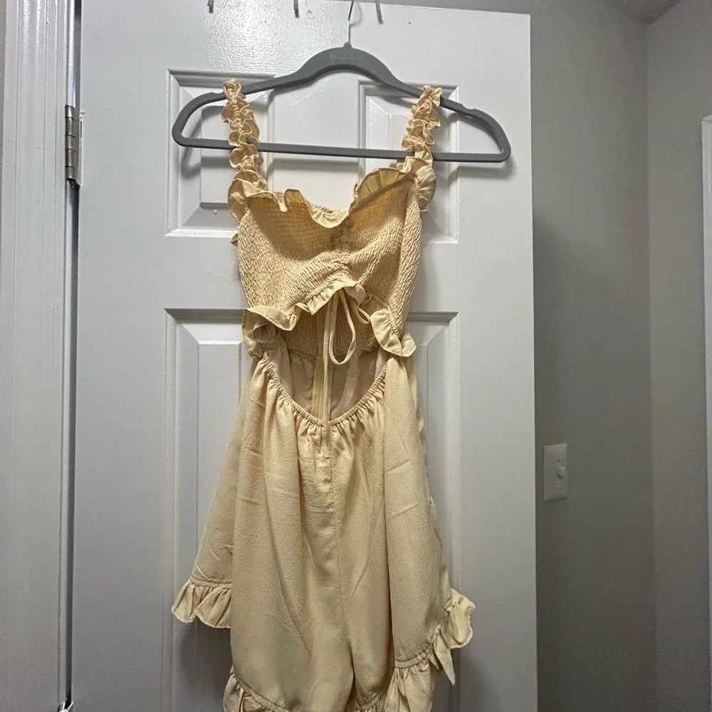 Yellow Ruffled romper - Picture 2 of 3